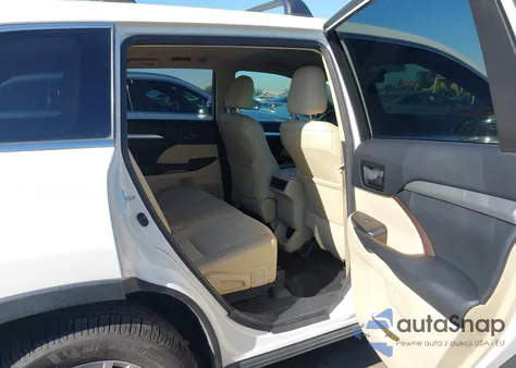 2015 Toyota Highlander Le Plus V6 from USA, damaged, VIN 5TDZKRFH0FS052477